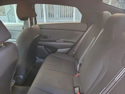 2025 Hyundai Elantra — photo 27 view