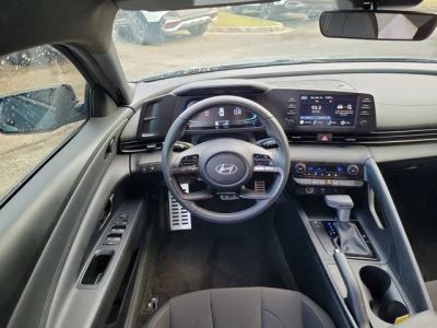 2025 Hyundai Elantra — photo 25 view