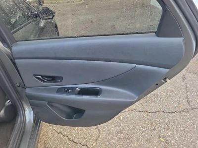 2025 Hyundai Elantra — photo 31 view
