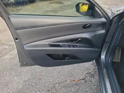 2025 Hyundai Elantra — photo 9 view