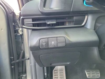 2025 Hyundai Elantra — photo 14 view
