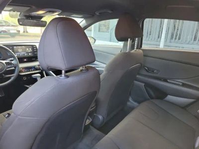 2025 Hyundai Elantra — photo 26 view