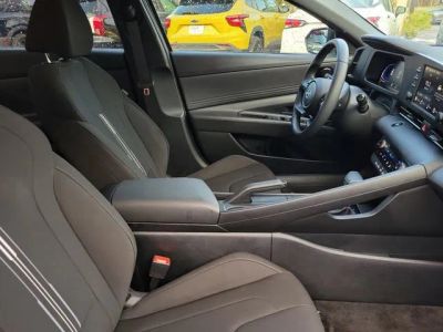 2025 Hyundai Elantra — photo 33 view