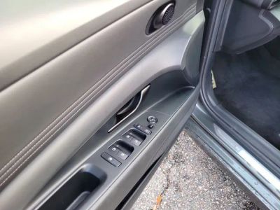 2025 Hyundai Elantra — photo 10 view