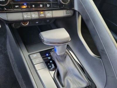 2025 Hyundai Elantra — photo 22 view