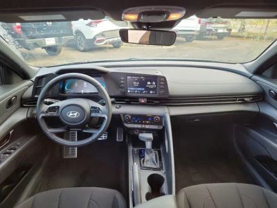 2025 Hyundai Elantra — photo 24 view