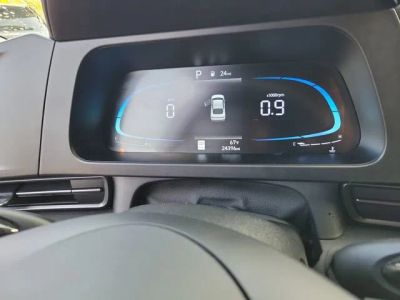 2025 Hyundai Elantra — photo 18 view