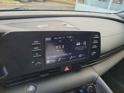 2025 Hyundai Elantra — photo 19 view