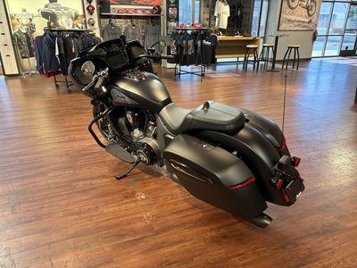 2025 Indian Motorcycle Challenger Dark Horse 112 Black Smoke - Photo 4