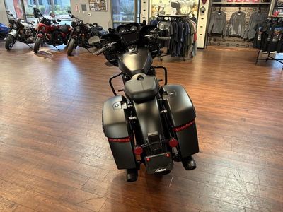 2025 Indian Motorcycle Challenger Dark Horse 112 Black Smoke - Photo 6