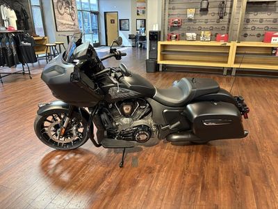 2025 Indian Motorcycle Challenger Dark Horse 112 Black Smoke - Photo 8