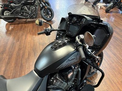 2025 Indian Motorcycle Challenger Dark Horse 112 Black Smoke - Photo 12
