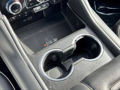2023 GMC Yukon SLT - Photo 35