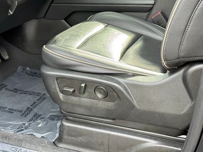 2023 GMC Yukon SLT - Photo 24
