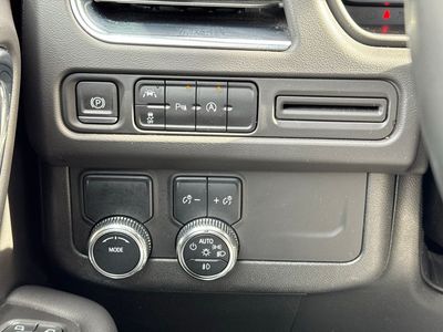 2023 GMC Yukon SLT - Photo 28