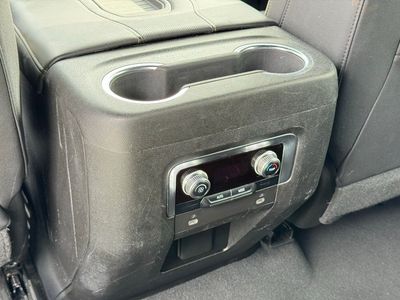 2023 GMC Yukon SLT - Photo 16