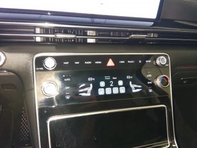 2025 Genesis GV80 - Photo 19