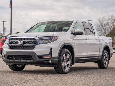 2025 Honda Ridgeline - Photo 2