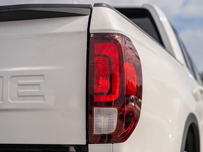 2025 Honda Ridgeline - Photo 13