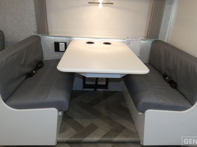 2026 Winnebago Adventurer - Photo 15