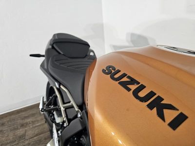 2026 Suzuki GSX-8T - Photo 13