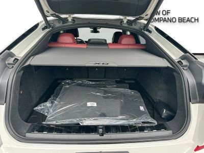 2027 BMW X6 — photo 18 view