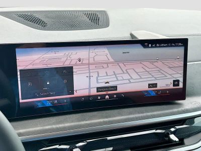 2027 BMW X6 — photo 9 view