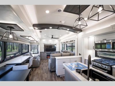 2025 Jayco North Point - Photo 18