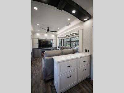 2025 Jayco North Point - Photo 17
