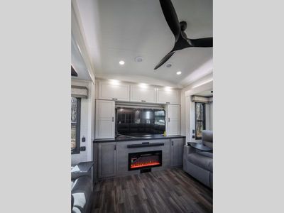 2025 Jayco North Point - Photo 6
