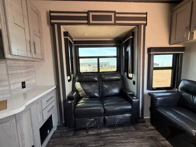 2023 Keystone RV Fuzion - Photo 11