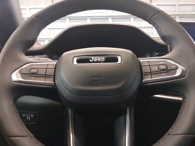 2024 Jeep Compass - Photo 12