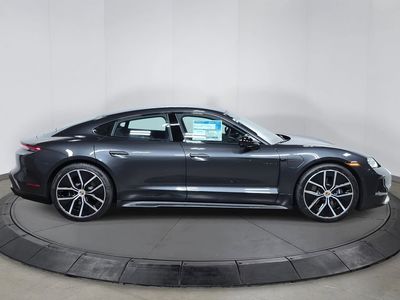 2026 Porsche Taycan - Photo 8
