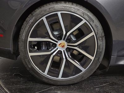 2026 Porsche Taycan - Photo 29