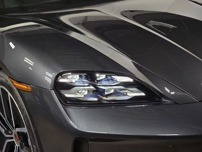 2026 Porsche Taycan - Photo 12