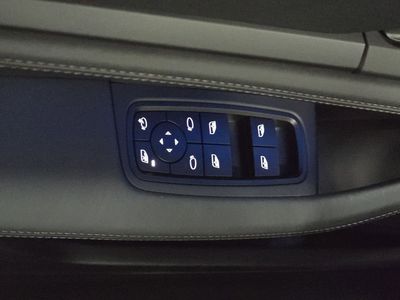2026 Porsche Taycan - Photo 21