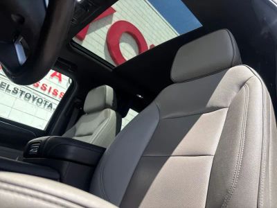 2022 GMC Yukon XL - Photo 11