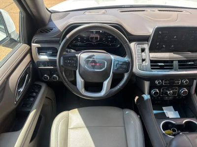 2022 GMC Yukon XL - Photo 2