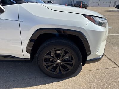 2022 Toyota RAV4 Hybrid - Photo 7