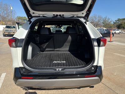 2022 Toyota RAV4 Hybrid - Photo 15