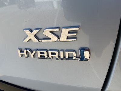 2022 Toyota RAV4 Hybrid - Photo 12