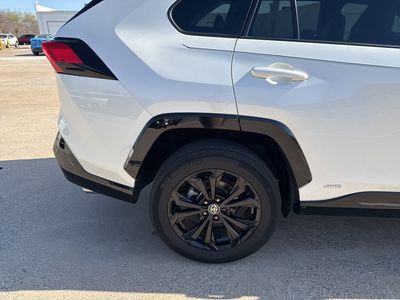 2022 Toyota RAV4 Hybrid - Photo 6