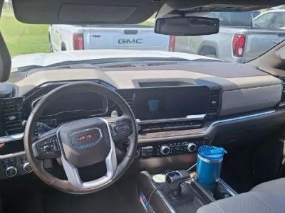 2024 GMC Sierra 1500 — detail view