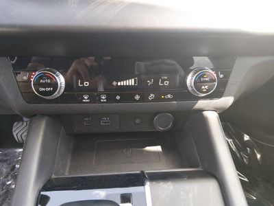 2024 Mitsubishi Outlander — photo 18 view