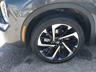 2024 Mitsubishi Outlander — photo 10 view