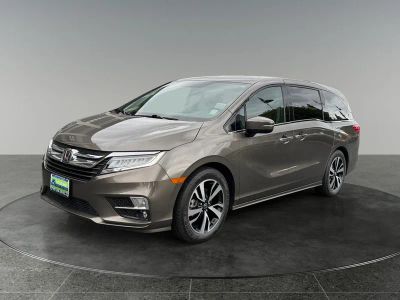 2018 Honda Odyssey — rear three-quarter view