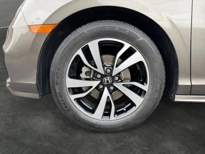 2018 Honda Odyssey — interior view