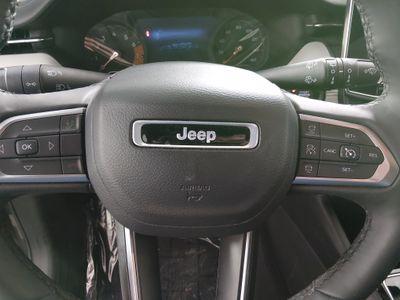 2023 Jeep Compass — photo 12 view