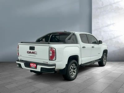 2021 GMC Canyon — engine compartment view