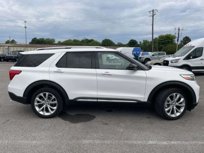 2023 Ford Explorer - Photo 2